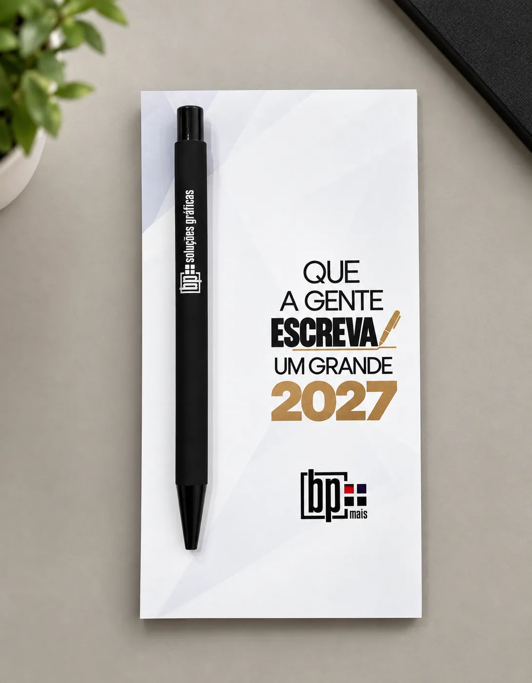 Card de fim de ano personalizado com caneta preta