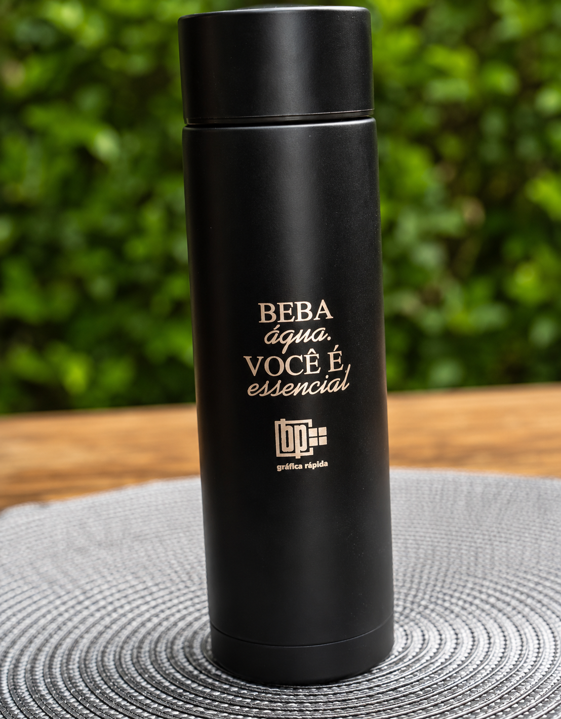 Garrafa térmica Ametista preta personalizada com logotipo