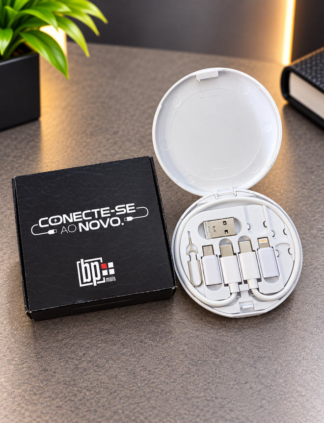 Kit de recarga Conect aberto com cabo, adaptadores e chave SIM